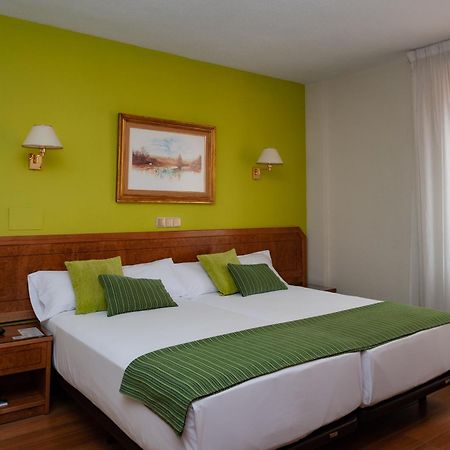 Hotel Don Carmelo Avila Bagian luar foto