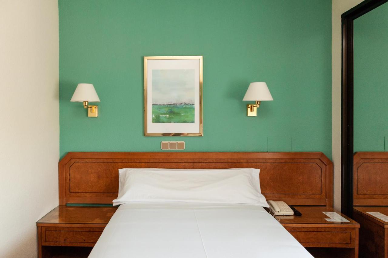 Hotel Don Carmelo Avila Bagian luar foto
