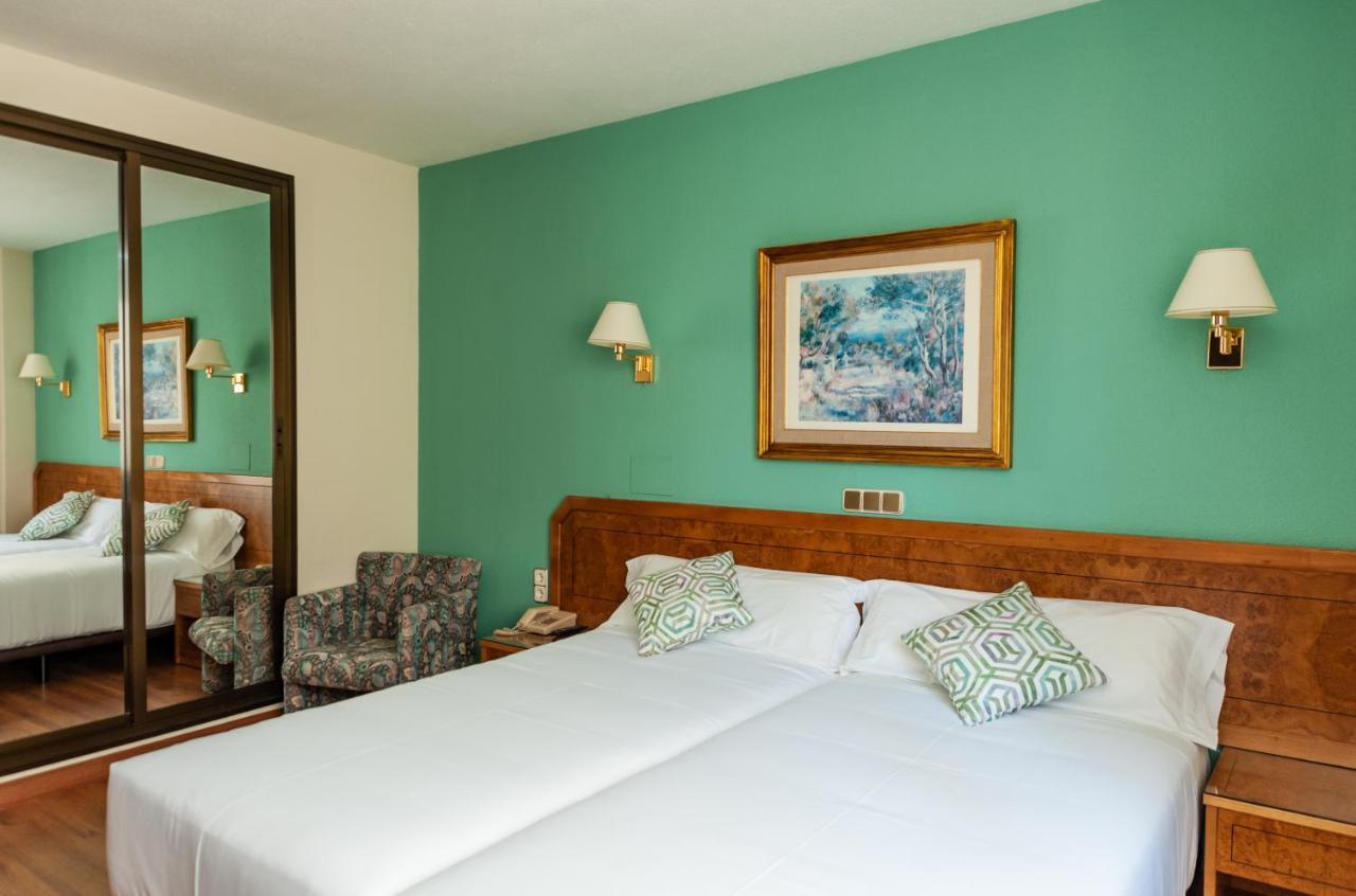 Hotel Don Carmelo Avila Bagian luar foto