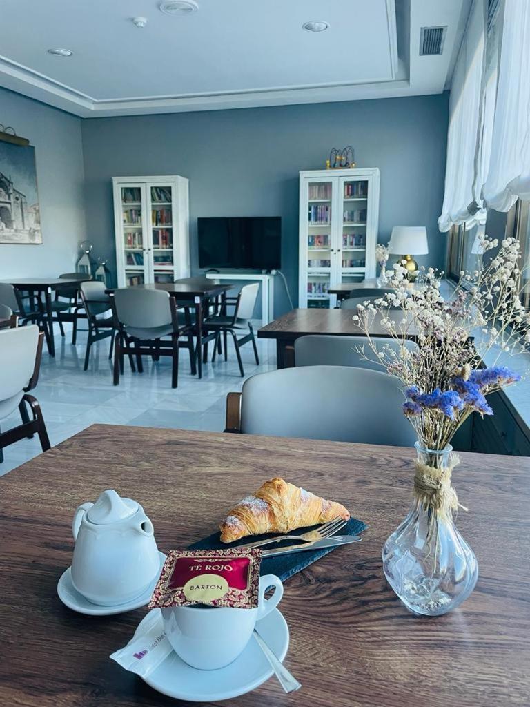 Hotel Don Carmelo Avila Bagian luar foto