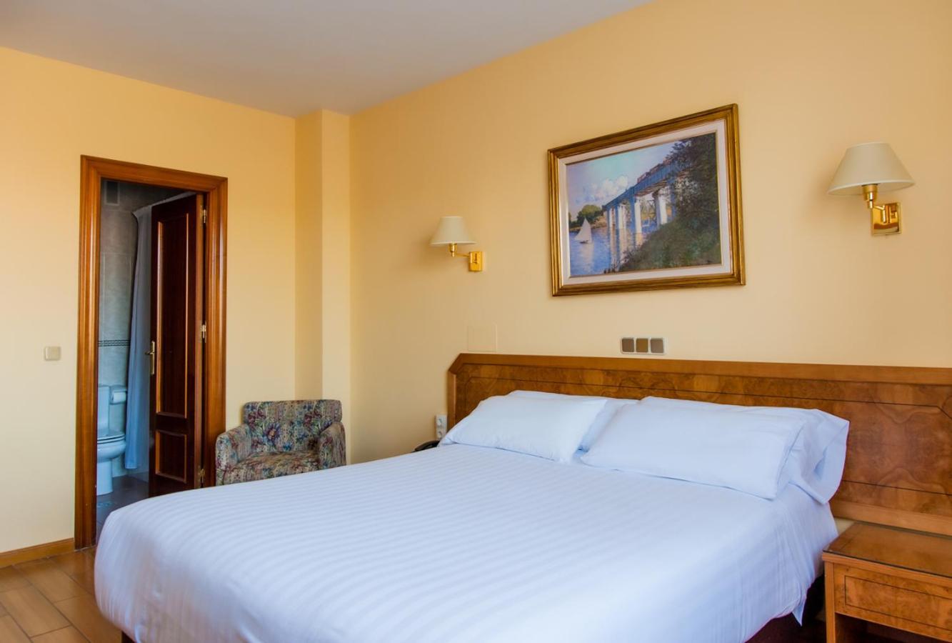 Hotel Don Carmelo Avila Bagian luar foto