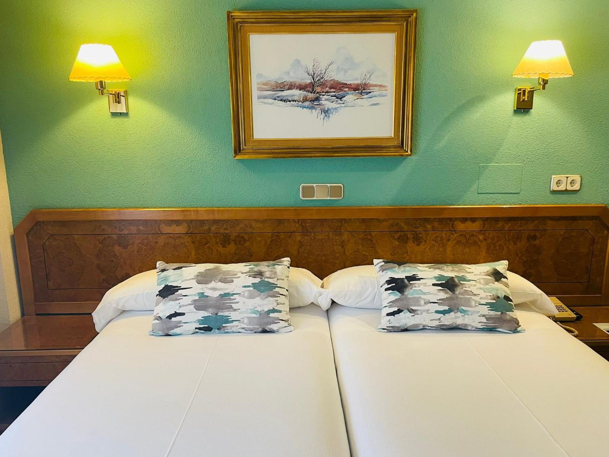 Hotel Don Carmelo Avila Bagian luar foto