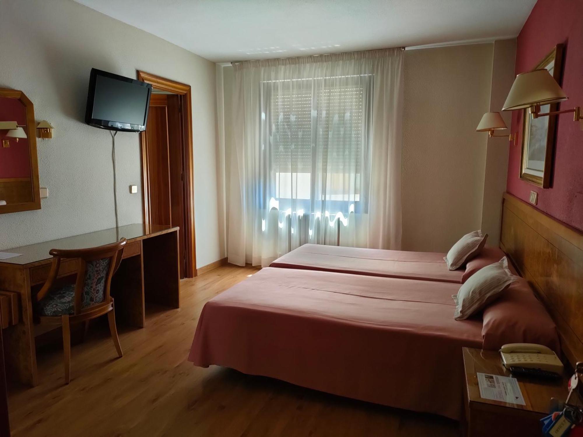 Hotel Don Carmelo Avila Bagian luar foto