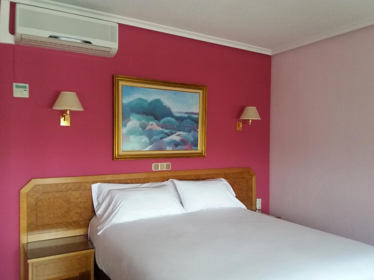 Hotel Don Carmelo Avila Bagian luar foto