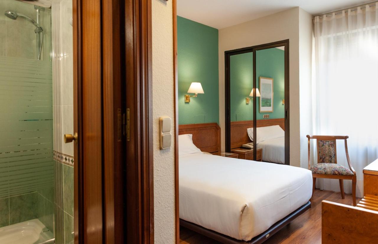 Hotel Don Carmelo Avila Bagian luar foto